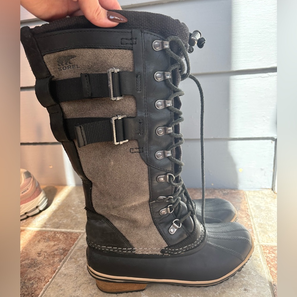 Sorel Black and Gray Winter Boots - Picture 2 of 2
